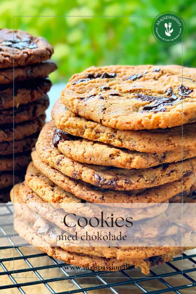 Cookies - hjemmelavede chokolate chip cookies med grofthakket chokolade.