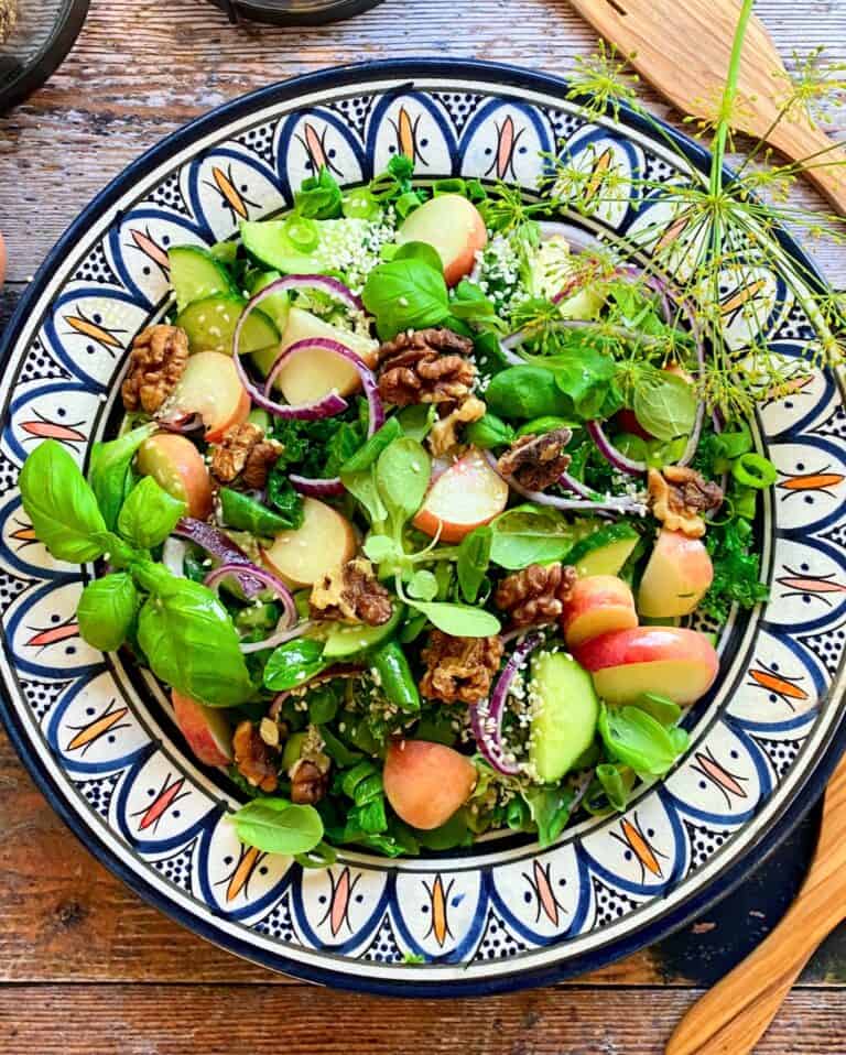 Grønkålssalat med nektariner.