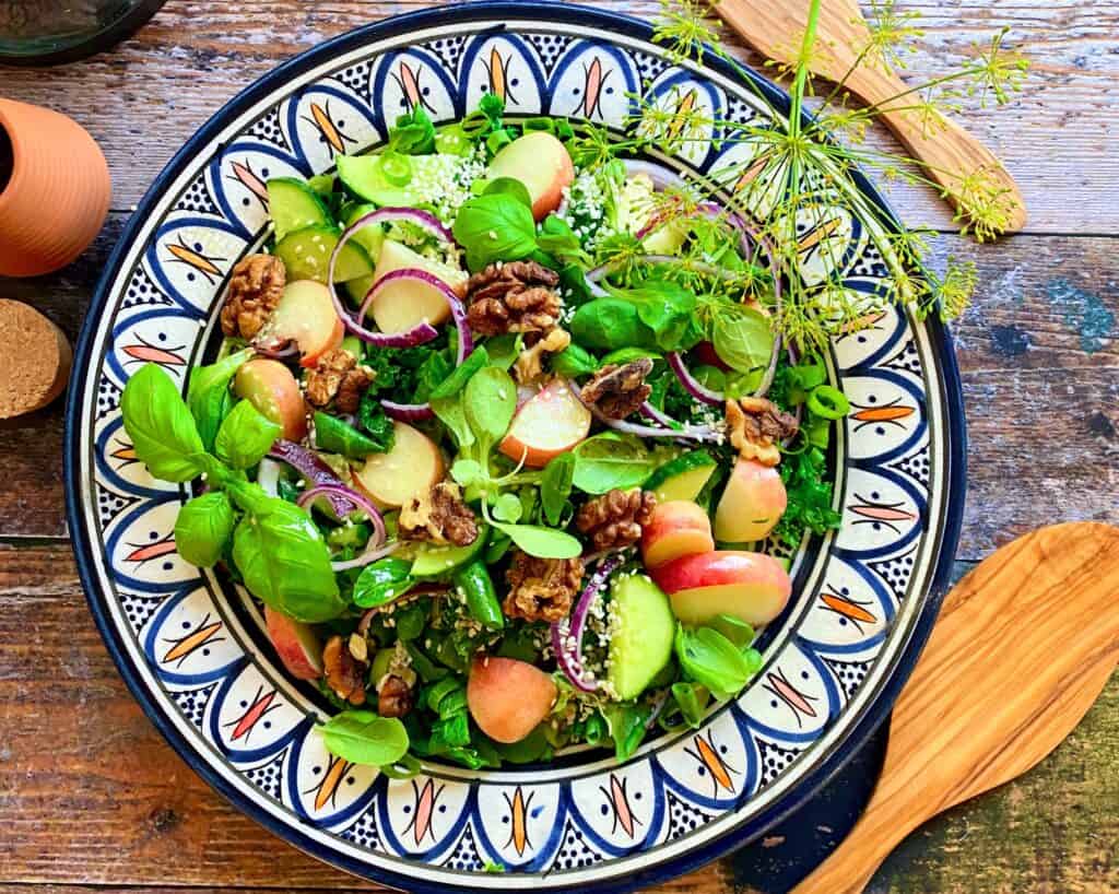 Grønkålssalat med nektariner.