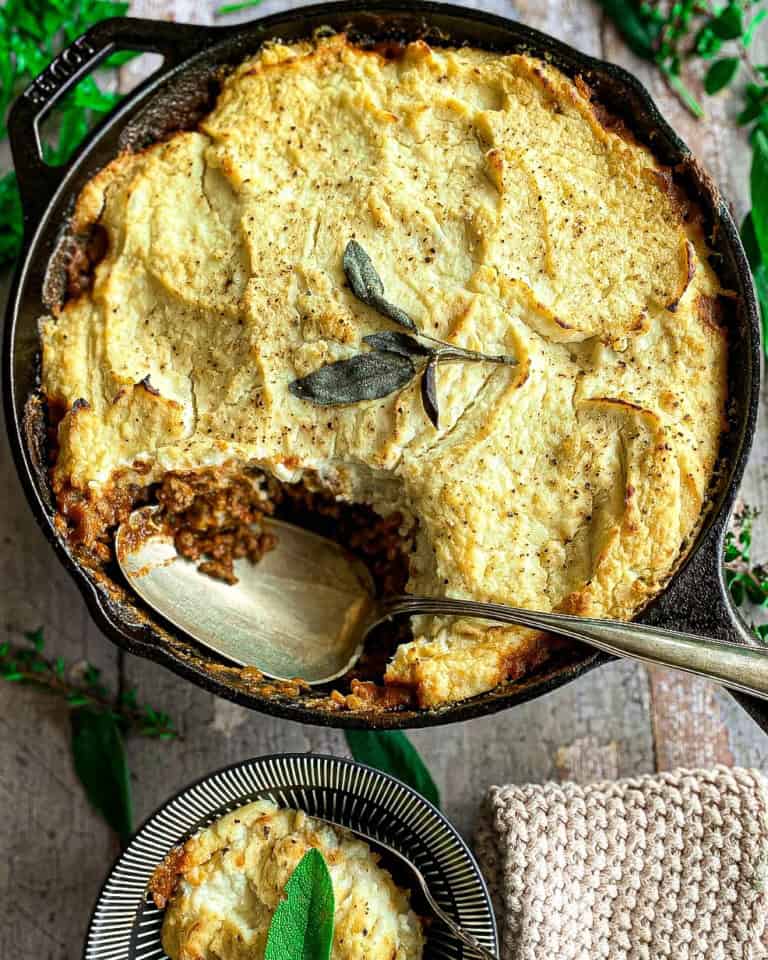 Shepherd's pie - kødsauce med låg af bagt kartoffelmos