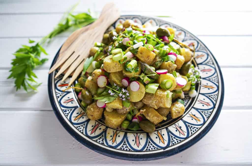 Hjemmelavet kartoffelsalat med honning-sennepsdressing