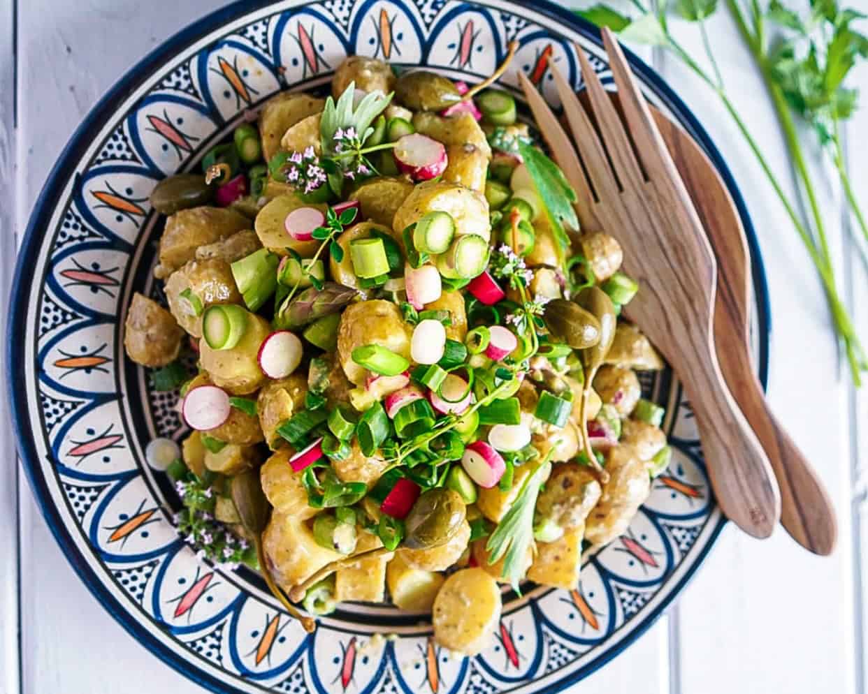 Hjemmelavet kartoffelsalat med honning-sennepsdressing