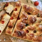 Focaccia med tomater - hjemmebagt italiensk brød med tomater.