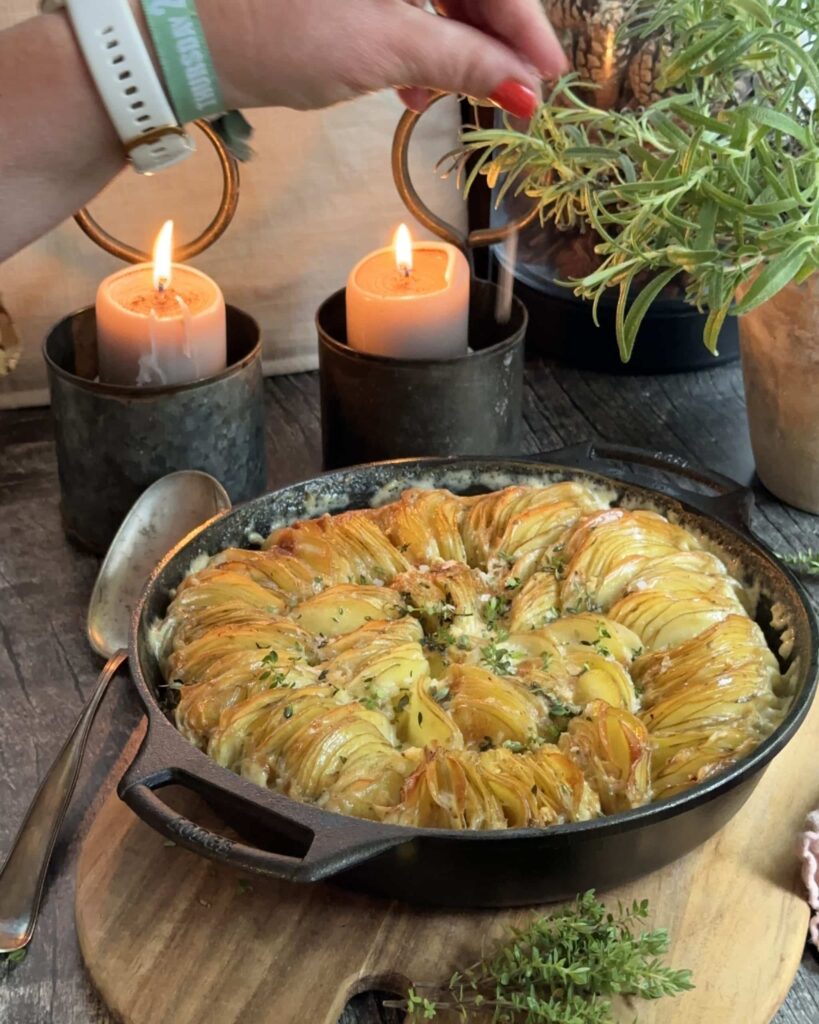 Hjemmelavede flødekartofler med sprøde kanter.