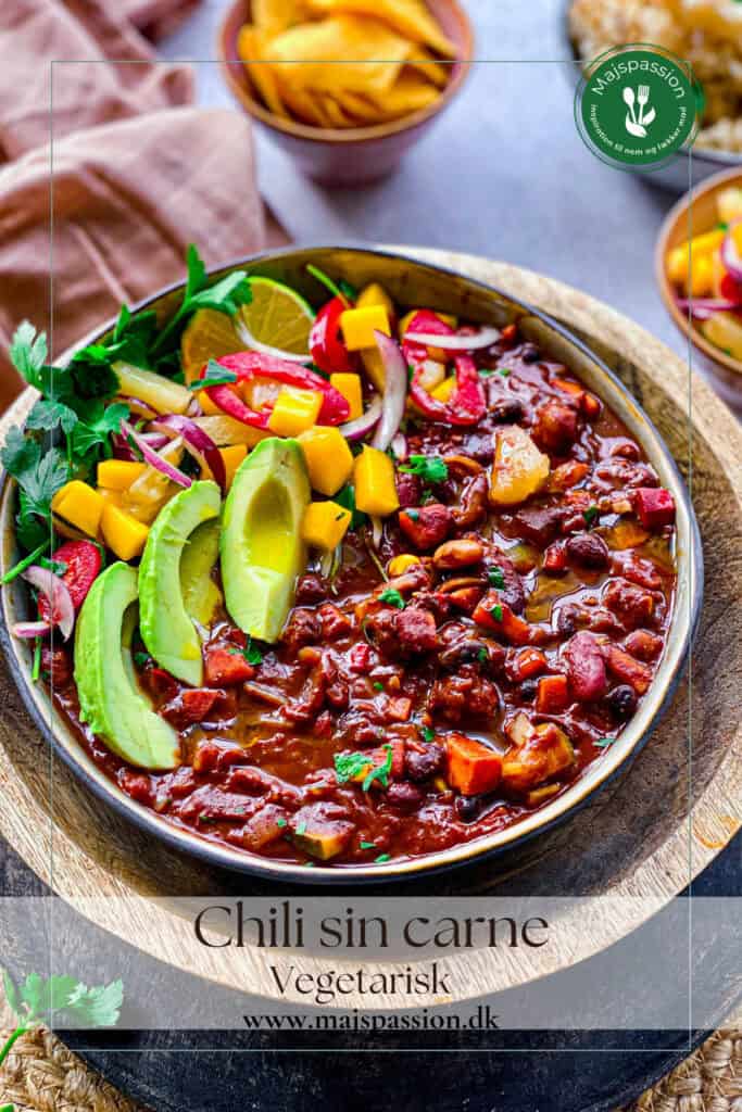 Chili sin carne - vegetarisk ret med chili, bønner og chokolade.