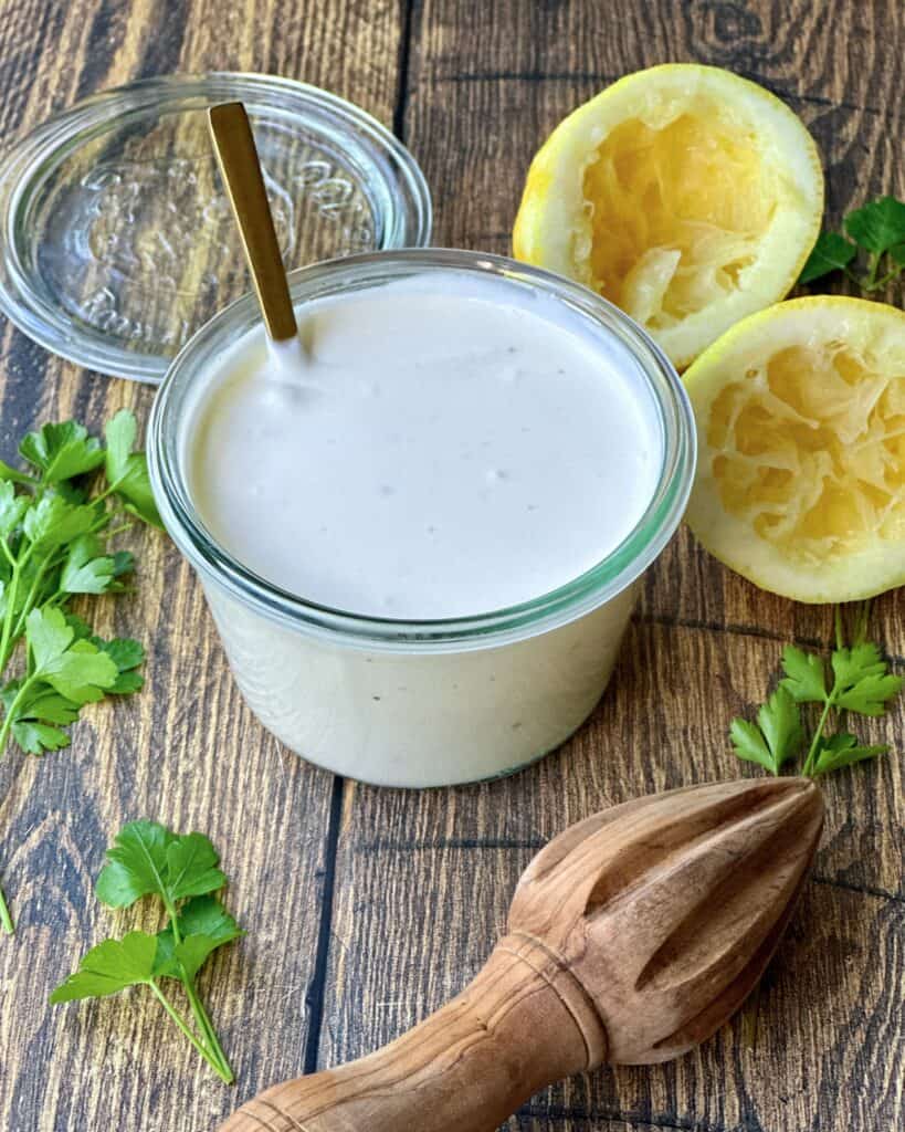 Mormordressing - klassisk hjemmelavet salatdressing