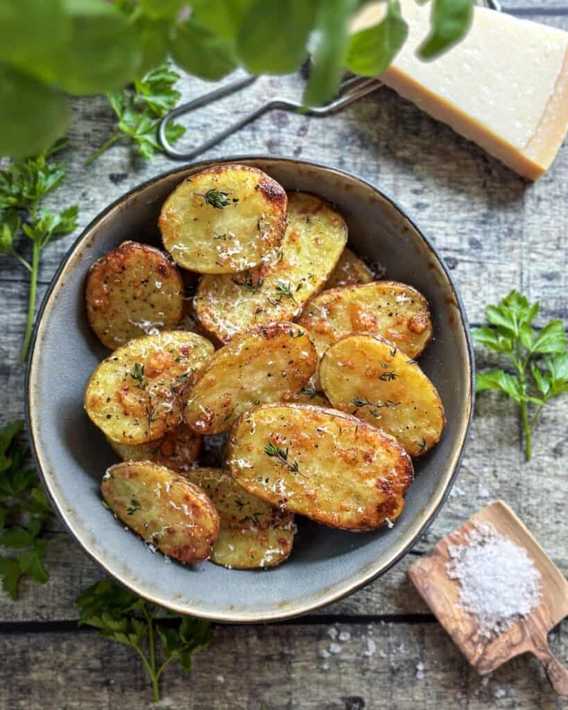 Parmesan kartofler - ovnbagte kartofler med parmesan ost