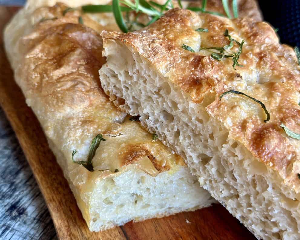 Foccacia med flagesalt og rosmarin