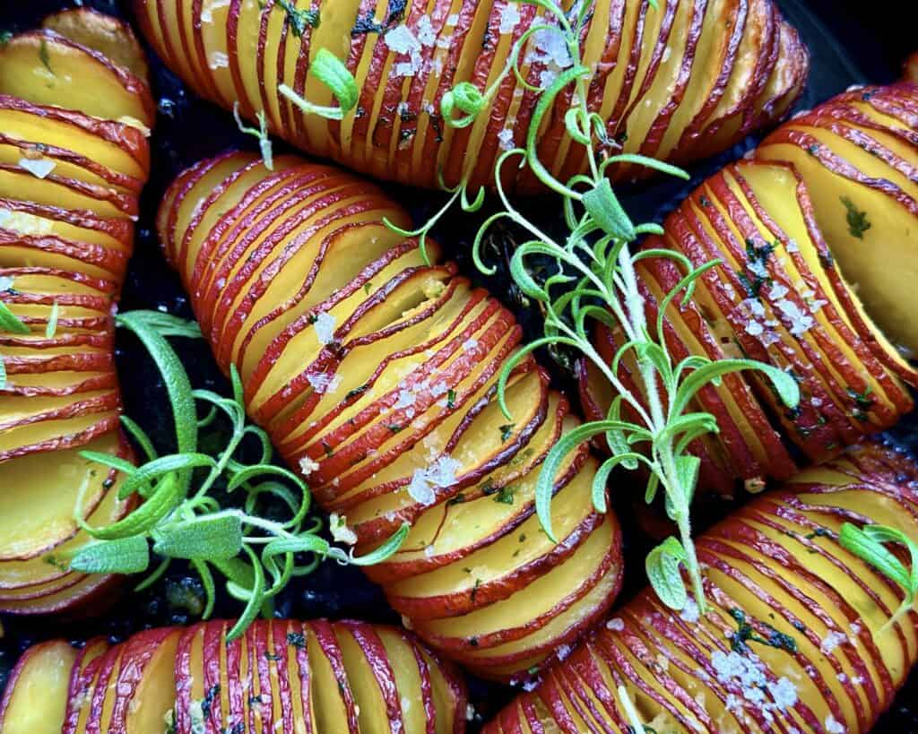 Hasselback kartofler - hasselbagte kartofler