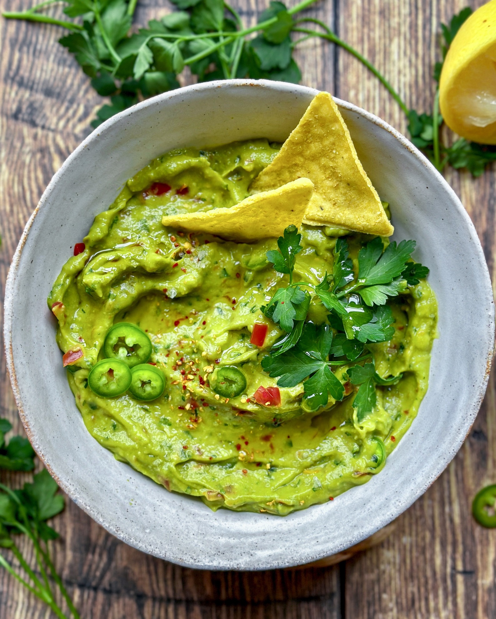 Cremet guacamole - opskrift på mexicansk avocadodip - Majspassion.dk