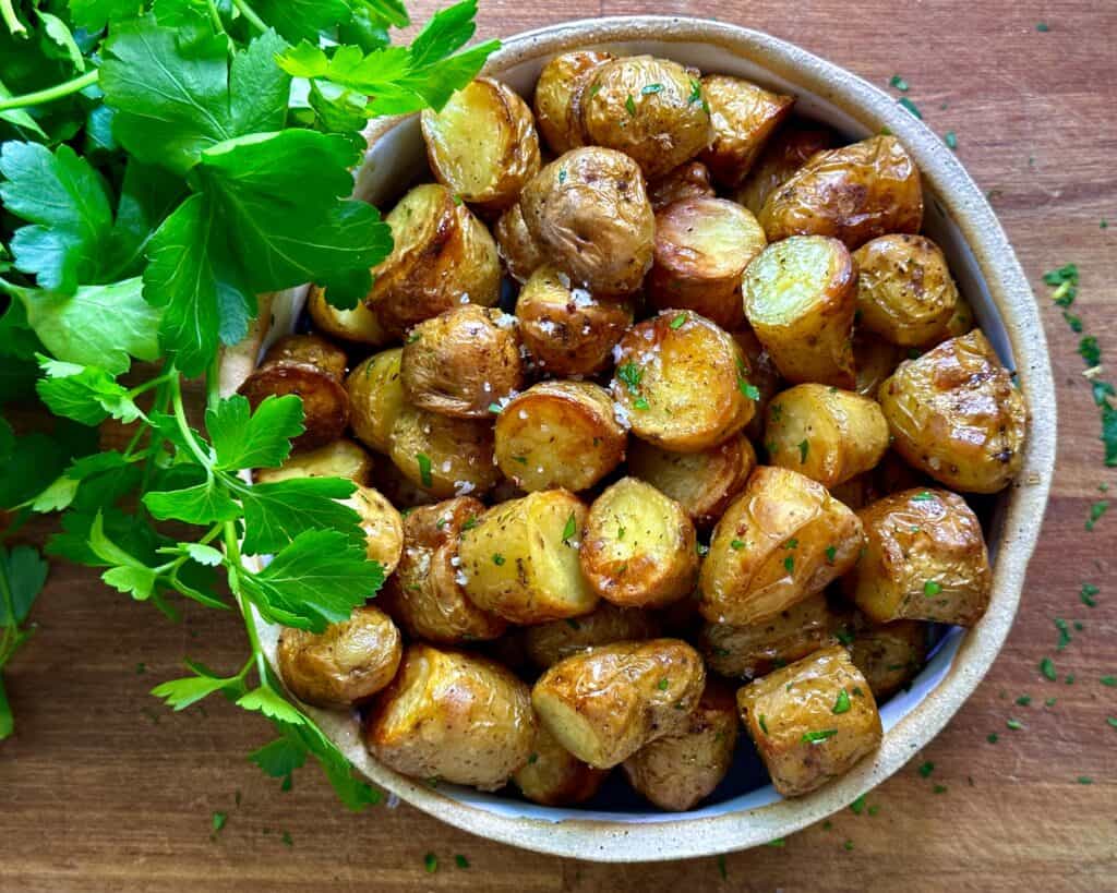 Råstegte kartofler tilberedt i ovn eller airfryer