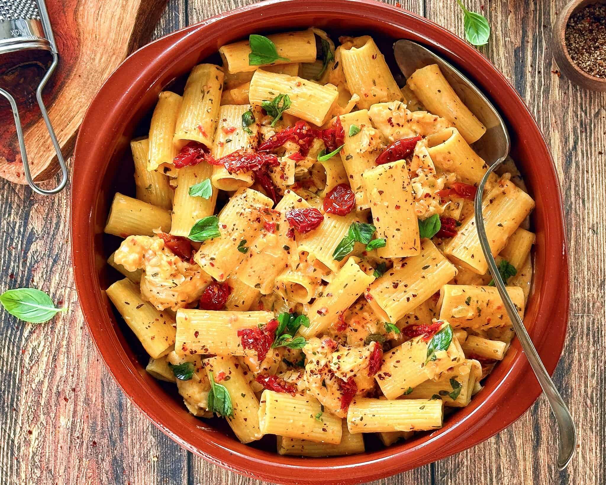 Marry me chicken pasta - cremet pastaret med kylling i flødesauce.