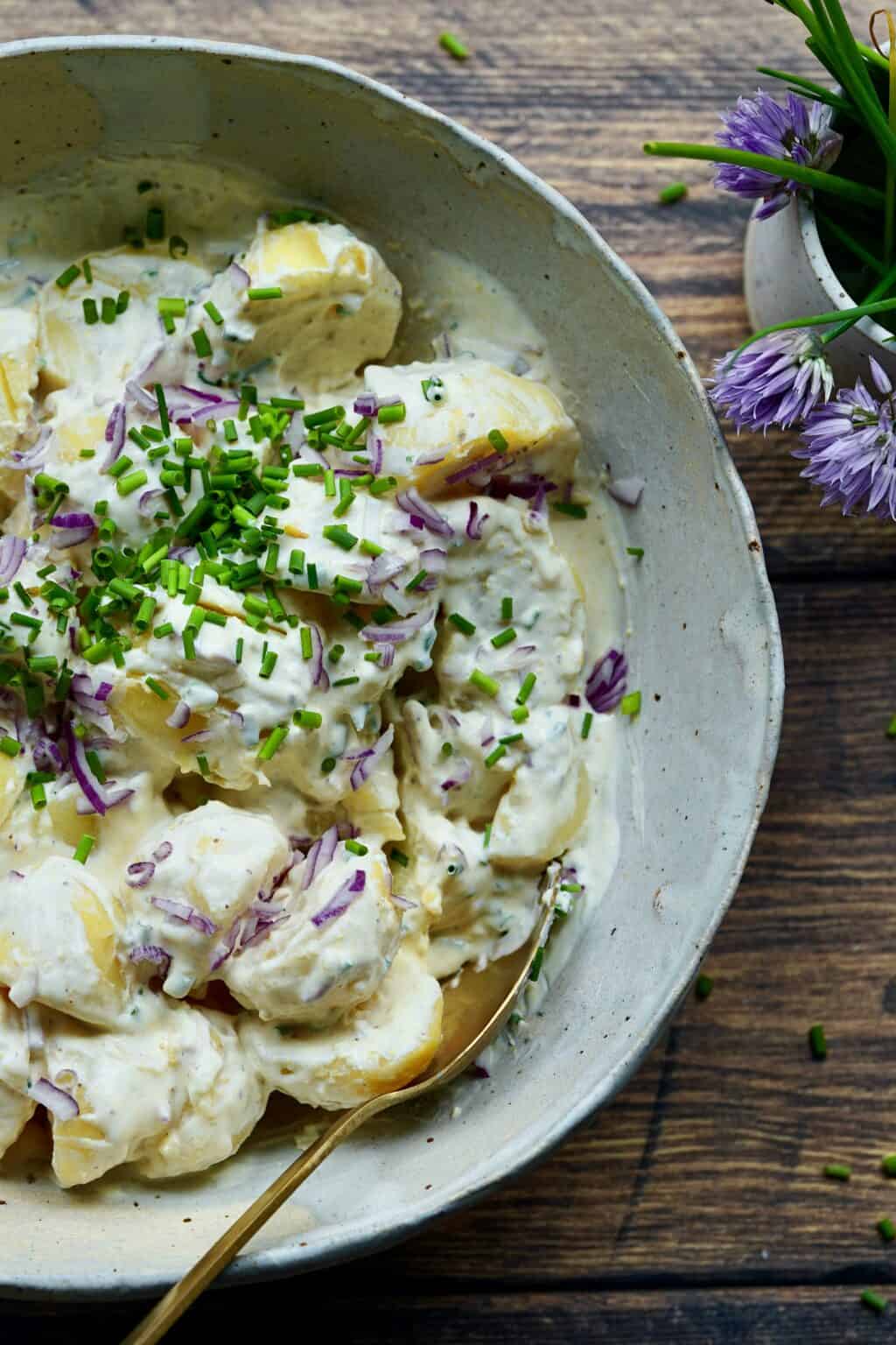 Kartoffelsalat - Lækker opskrift på klassisk kartoffel salat