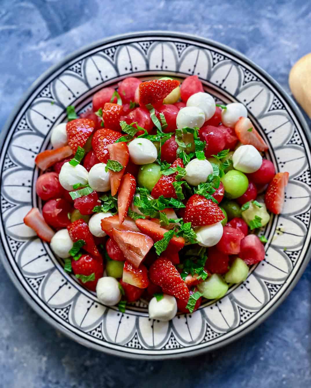Melon caprese - frisk salat med jordbær og vandmelon