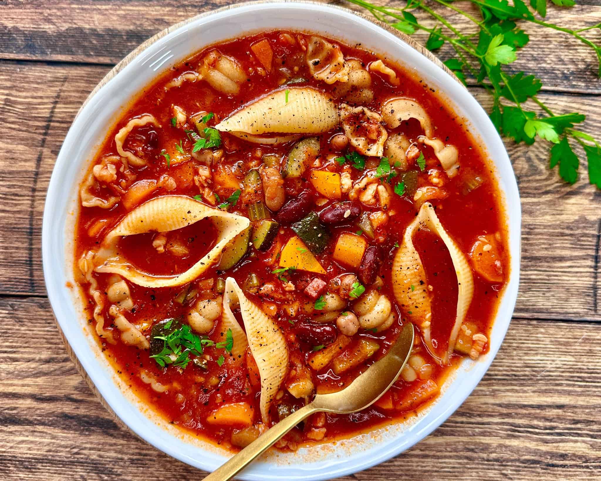 Minestronesuppe - opskrift på hjemmelavet minestronesuppe