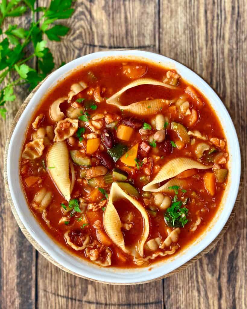 Minestronesuppe - opskrift på hjemmelavet minestronesuppe