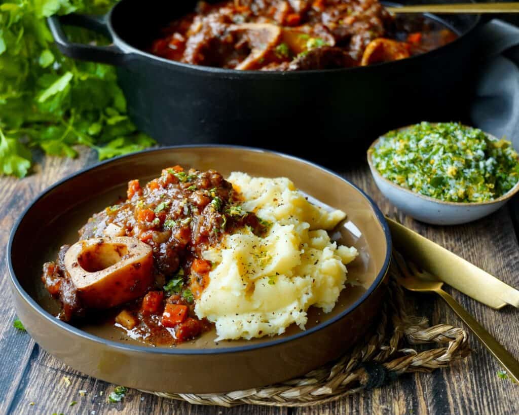 Osso buco - hjemmelavet ossobuco med gremolata og kartoffelmos.