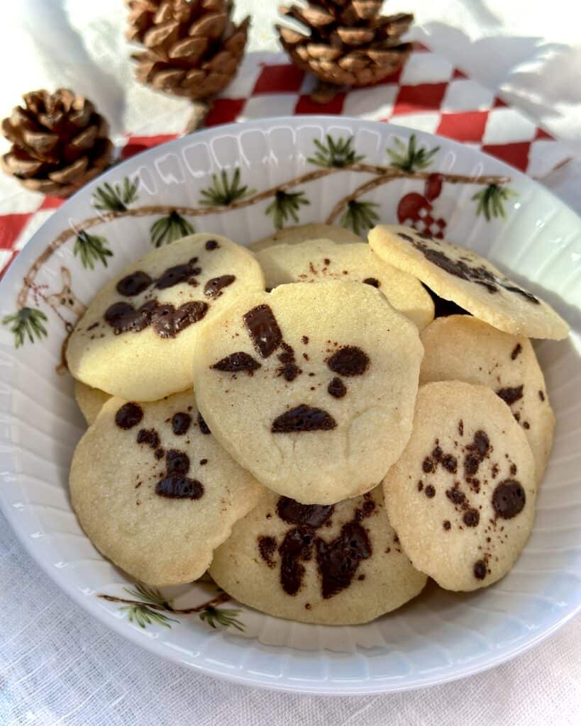 Specier med chokolade - hjemmelavede chokoladespecier i juleskål