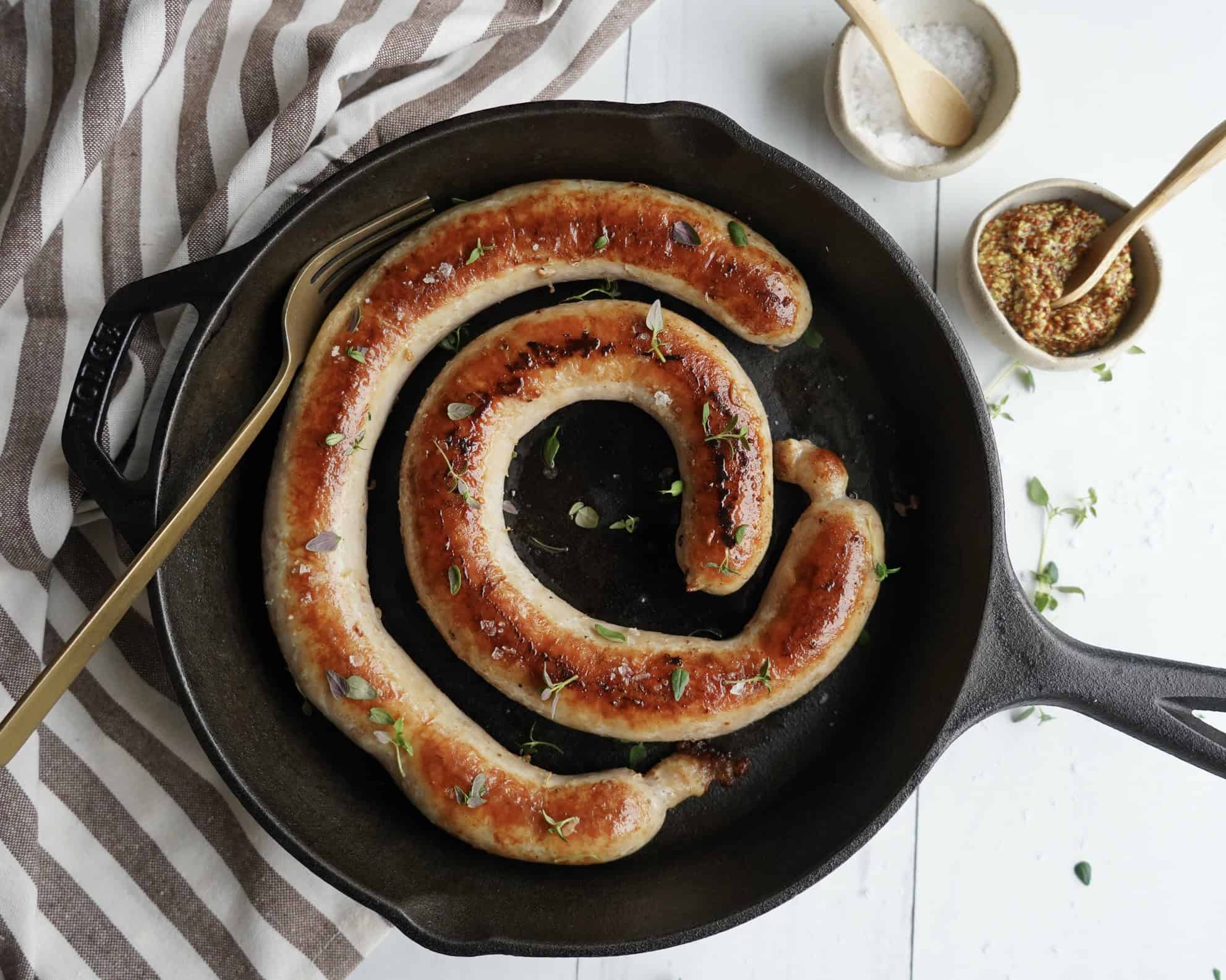 Medisterpølse - stegt medister på panden.