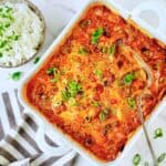 Kylling i fad med grøntsager og cremet sauce med Pikantost.