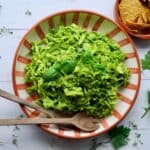 Green goddess salat - grøn salat med green goddess dressing.
