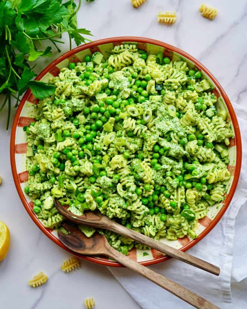 Green Goddess Pastasalat - Pastasalat med Green Goddess dressing.