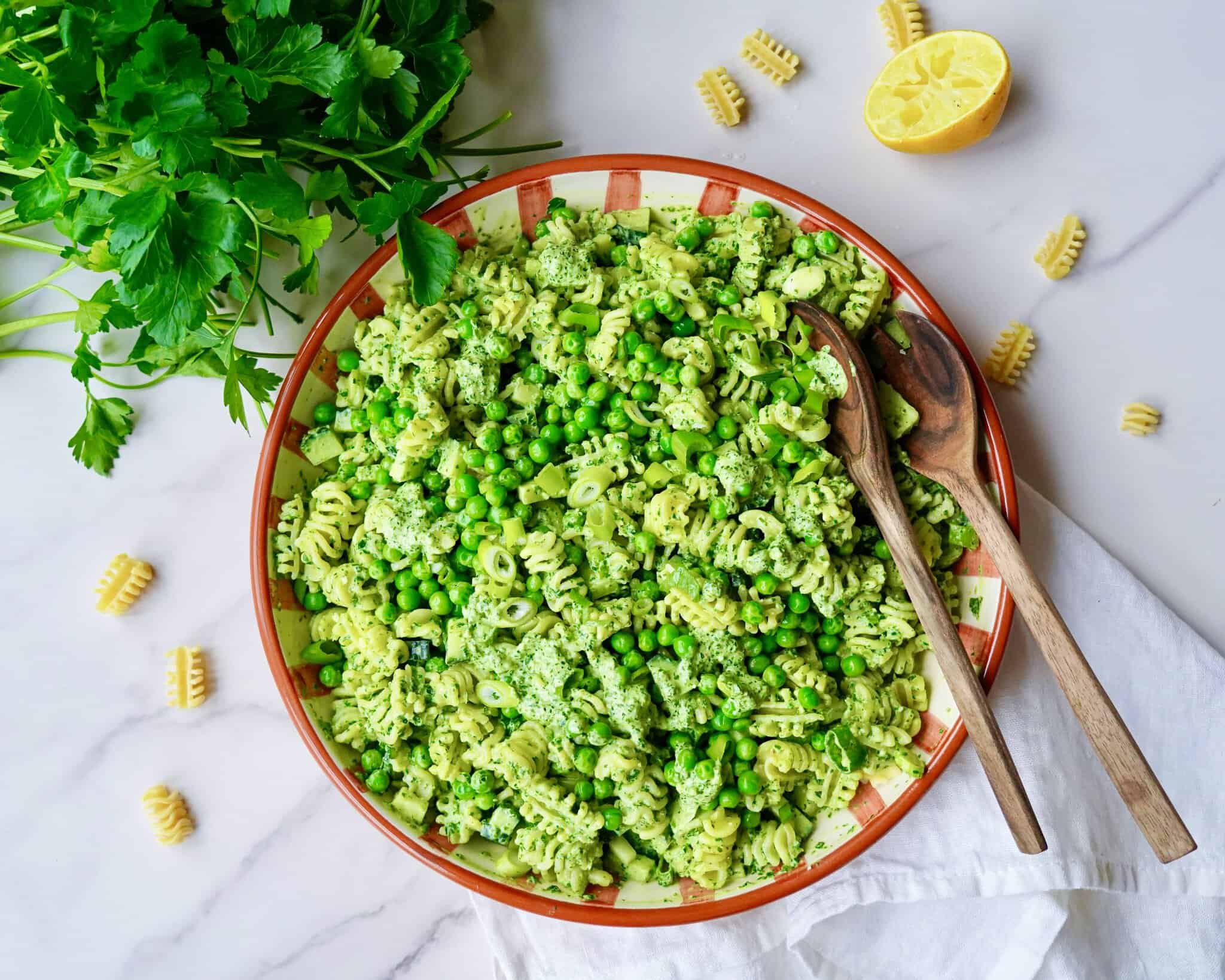 Green Goddess Pastasalat - Pastasalat med Green Goddess dressing.