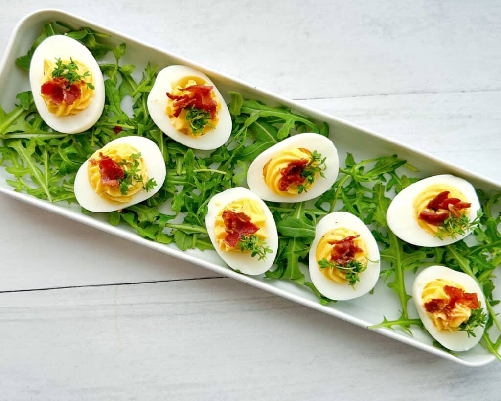 Djævleæg med sprød bacon