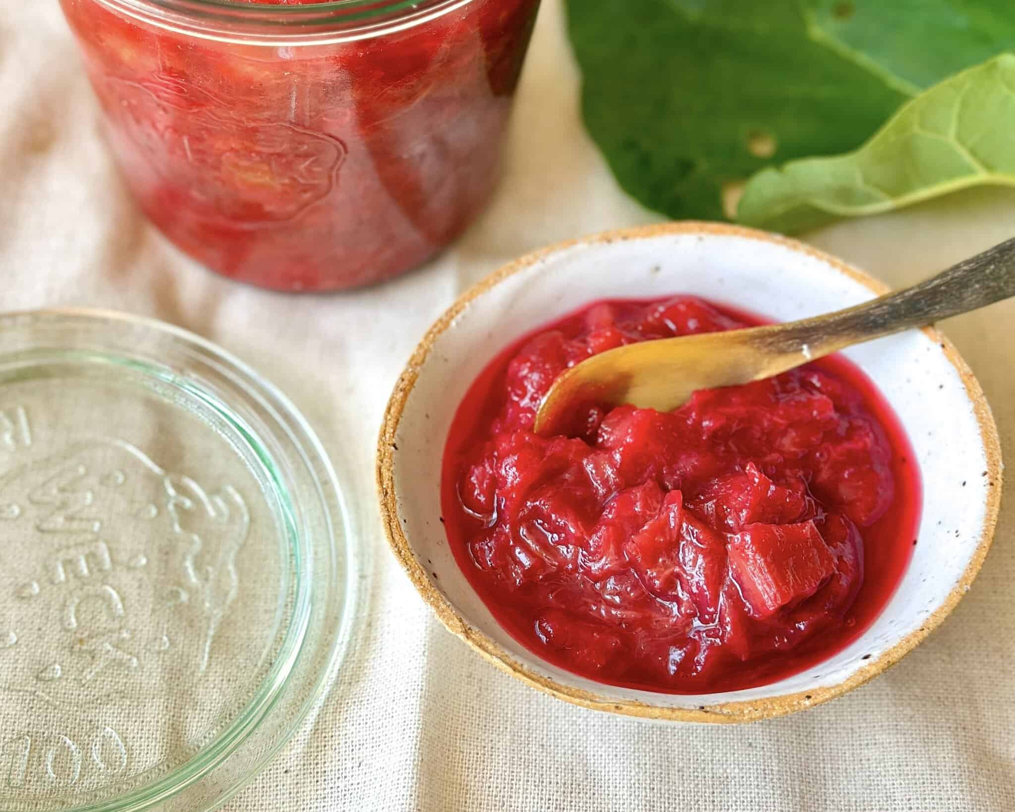 Rabarberkompot - Hjemmelavet kompot med rabarber og vanilje.