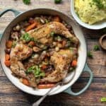 Coq au vin blanc - fransk gryderet med kylling og hvidvin