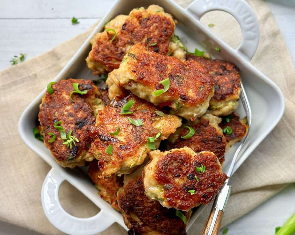 Kyllingefrikadeller med grøntsager - hjemmelavede