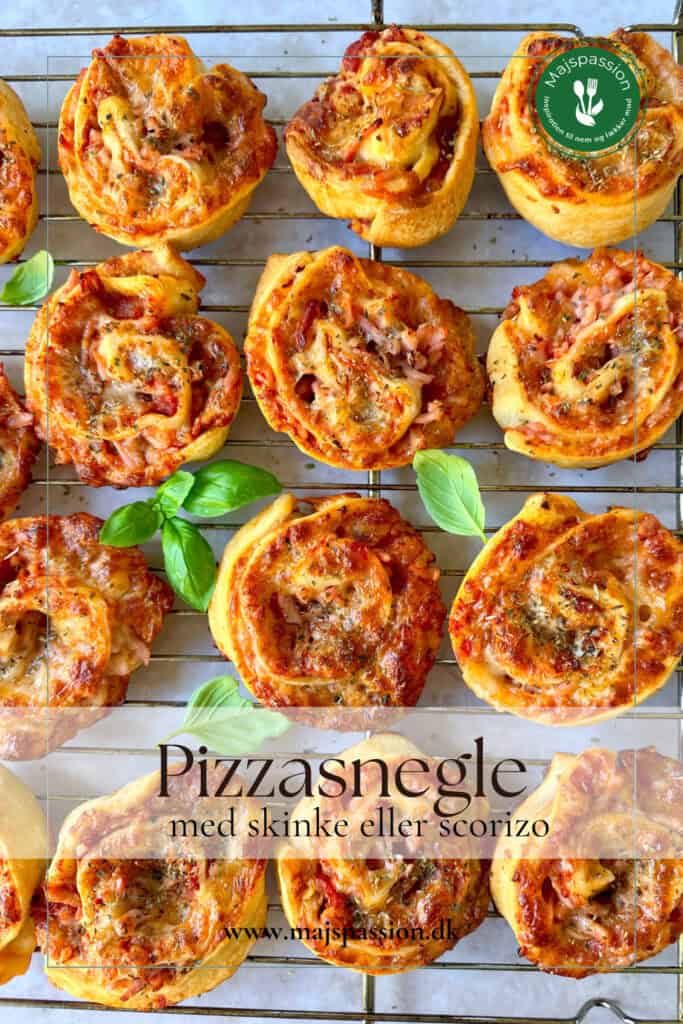 Pizzasnegle - hjemmelavede minipizza med tomatsauce, ost og skinke eller chorizo