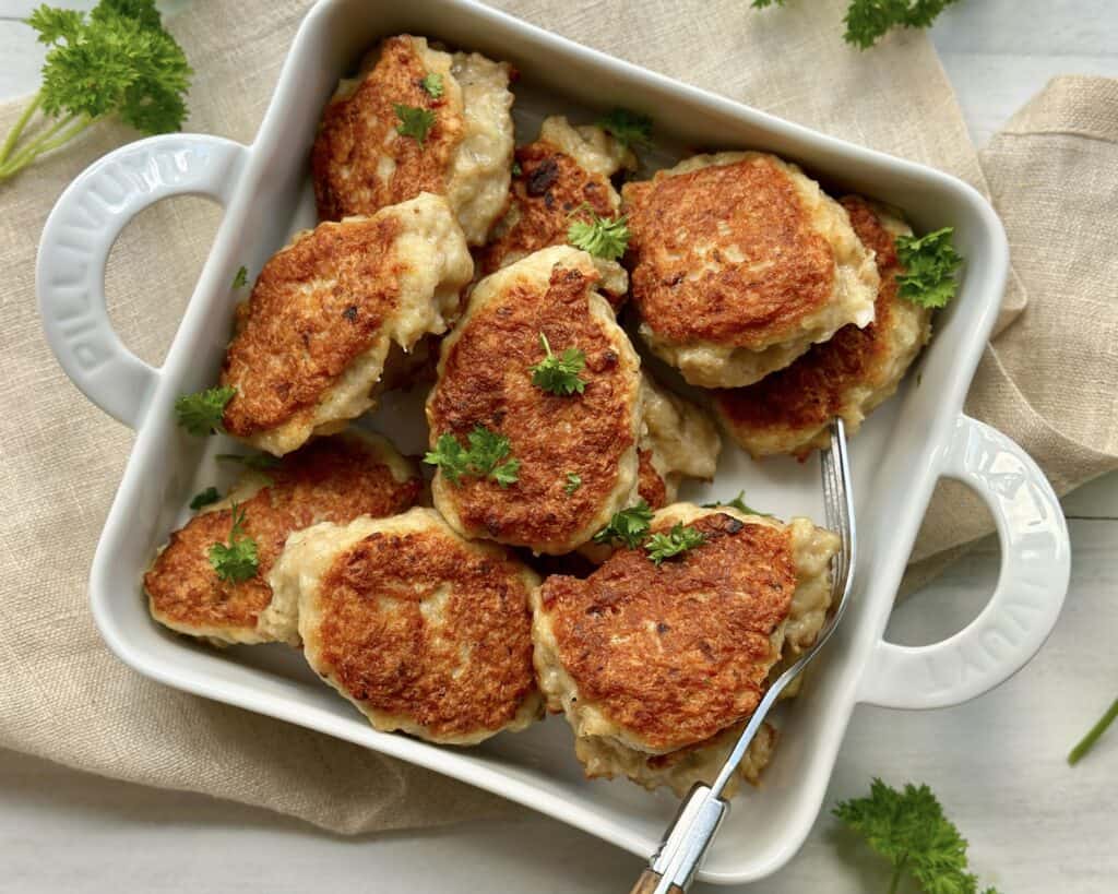 Kyllingefrikadeller - Klassiske hjemmelavede frikadeller med kylling
