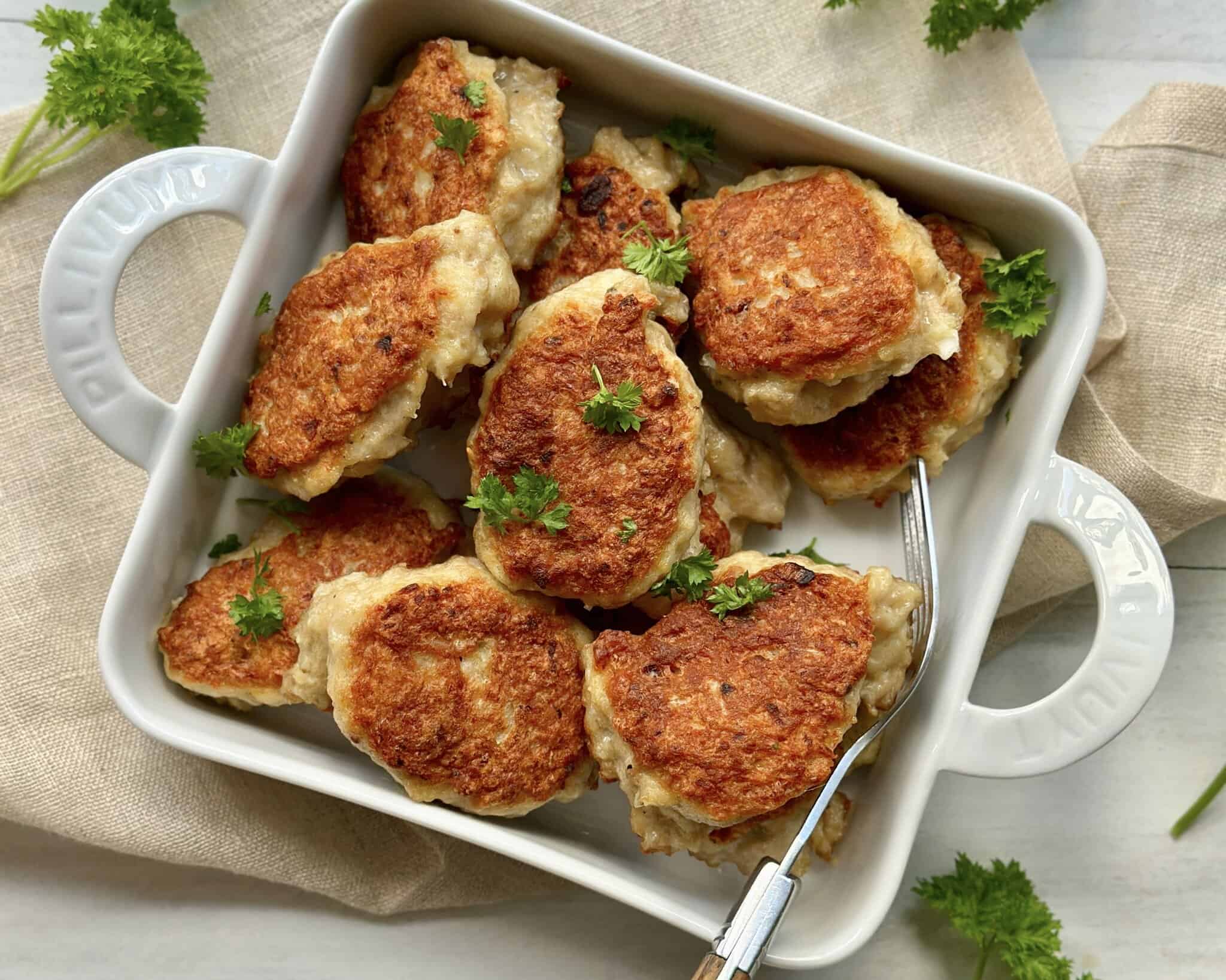 Kyllingefrikadeller - Klassiske hjemmelavede frikadeller med kylling