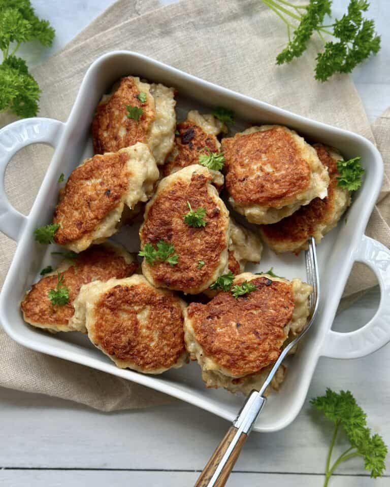 Kyllingefrikadeller - Klassiske hjemmelavede frikadeller med kylling