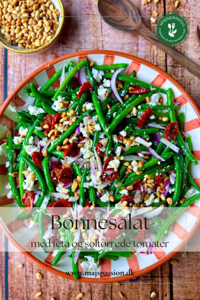 Bønnesalat - salat med grønne bønner, feta og soltørrede tomater.