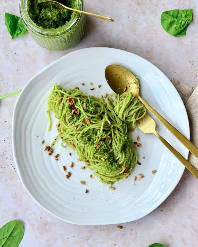 Pasta med pesto - pasta med hjemmelavet grøn pesto.