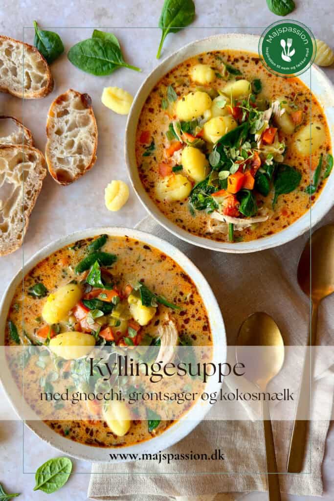Kyllingesuppe - Hjemmelavet suppe med kylling, grøntsager, gnocchi og kokosmælk.