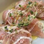 Fyldt kyllingebryst med bacon og pikantost