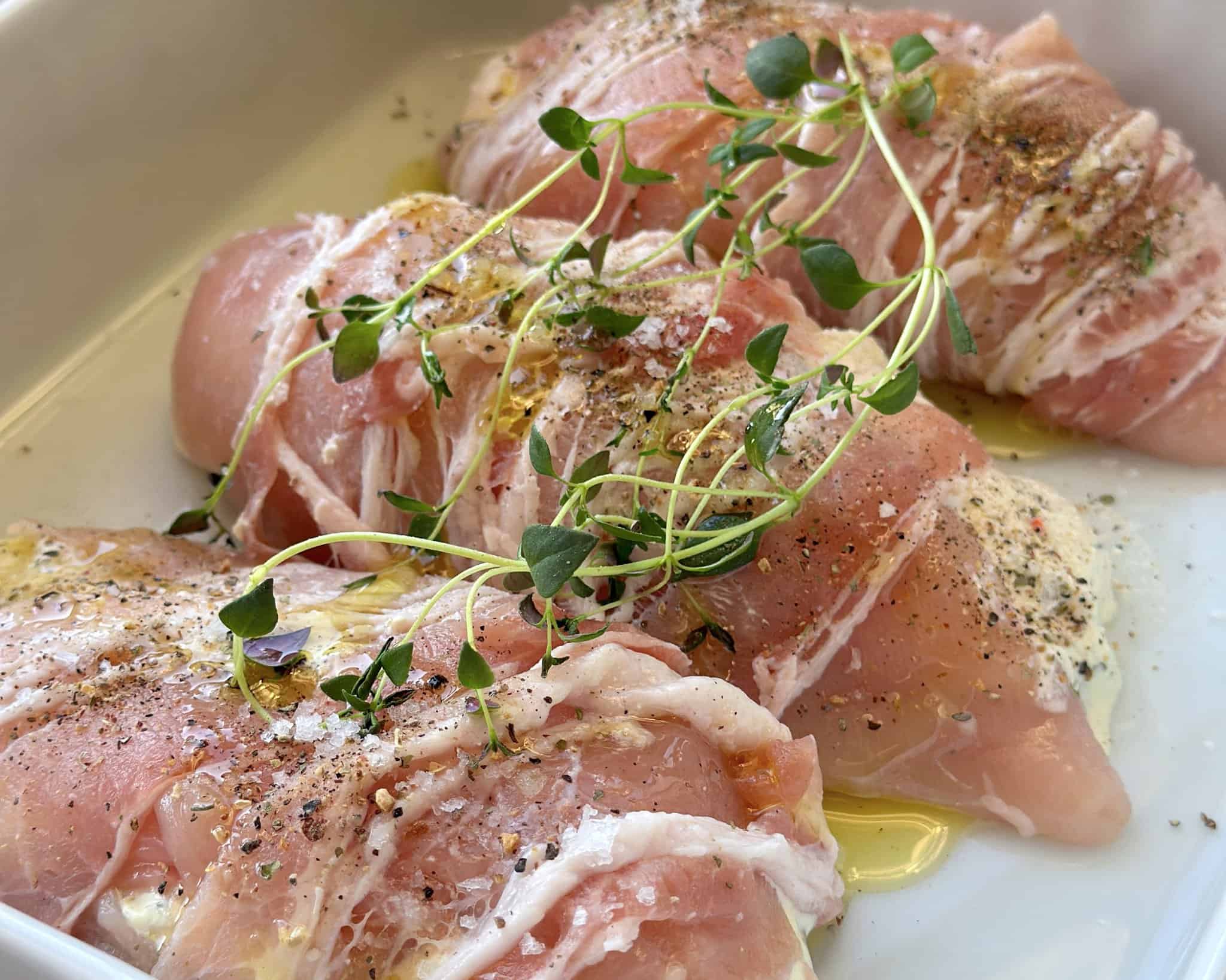 Fyldt kyllingebryst med bacon og pikantost