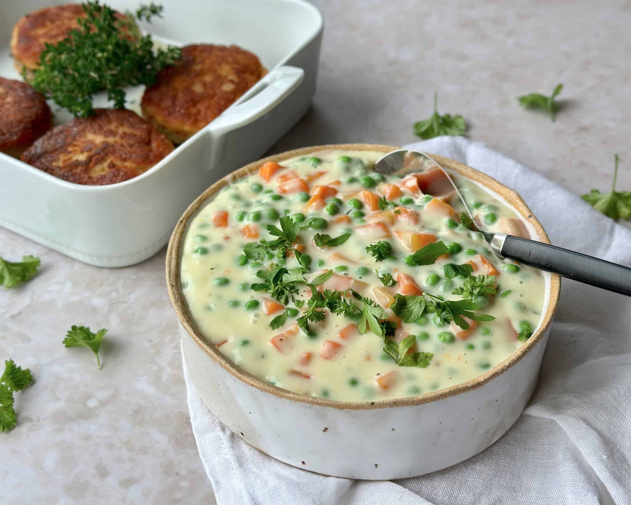 Stuvede ærter og gulerødder.