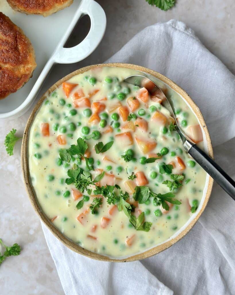 Stuvede ærter og gulerødder.