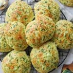 Squashboller - Store, bløde hjemmebagte boller med revet squash.