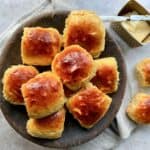 Gulerodsboller - Hjemmebagte boller med revet gulerod.