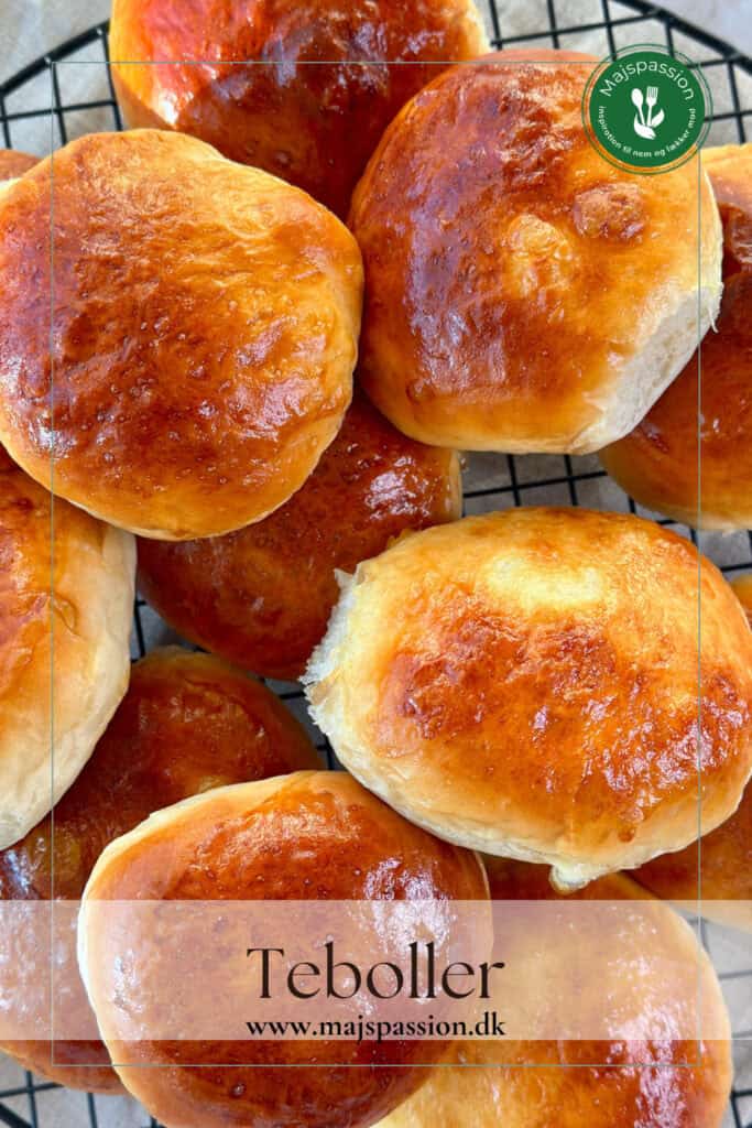 Teboller - store, bløde boller.