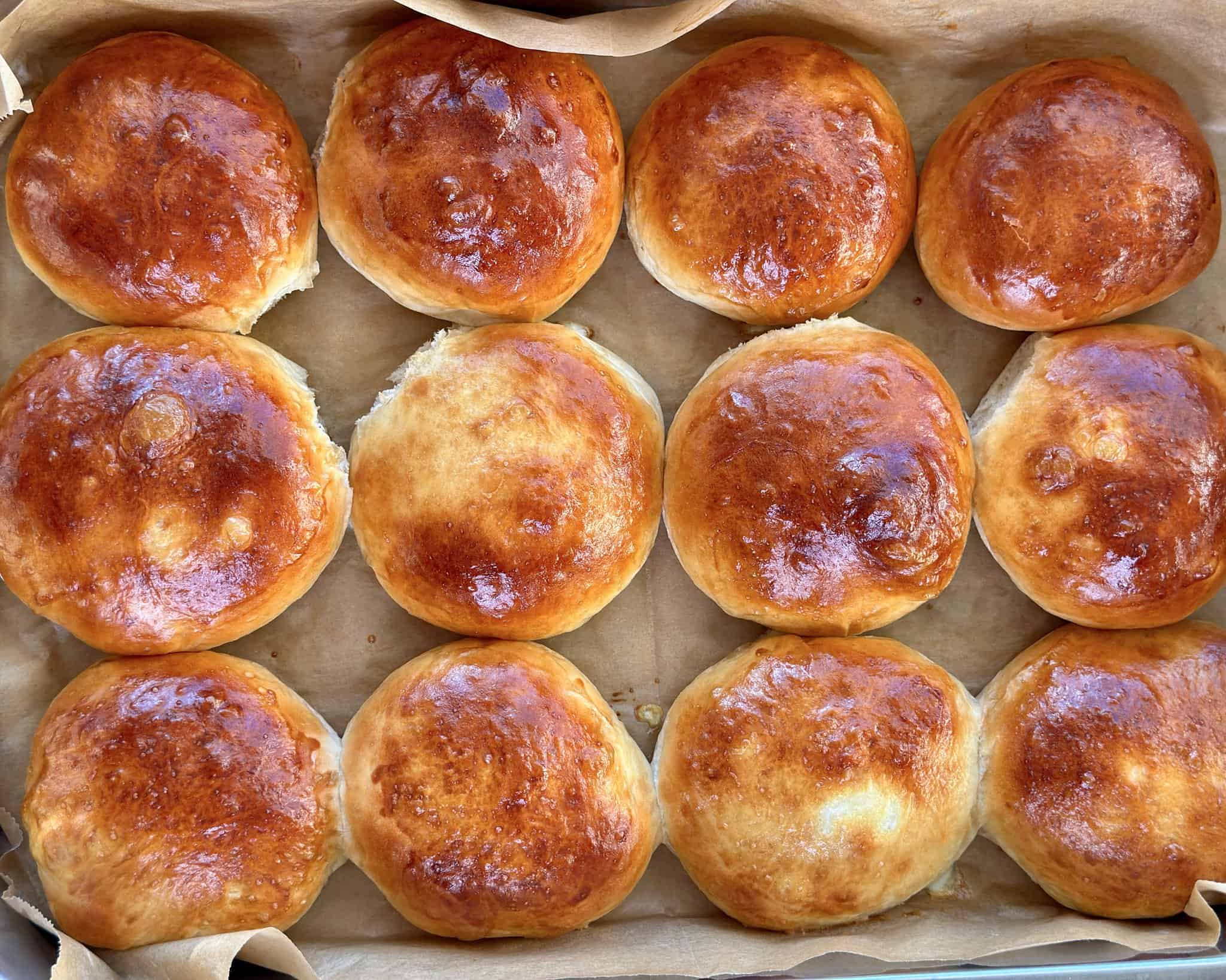 Teboller - store, bløde boller.