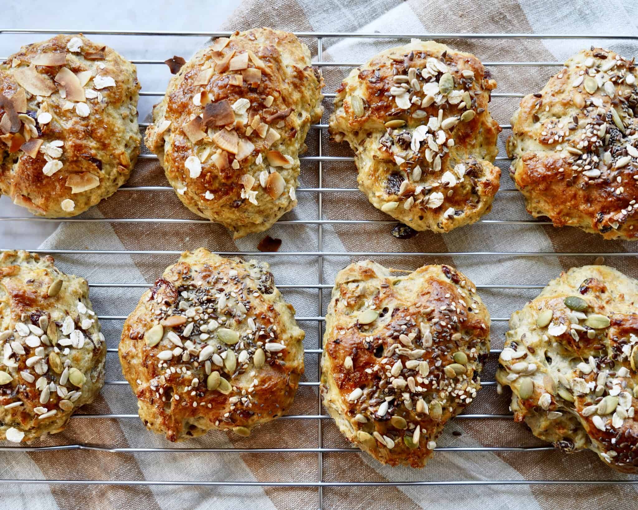 Müsliboller - Hjemmebagte boller med müsli.