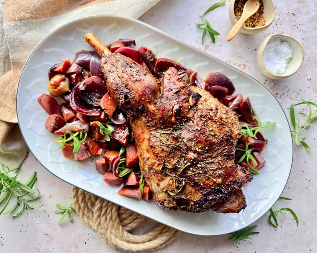 Lammekølle - Langtidsstegt lammebov i ovn med rødvin.