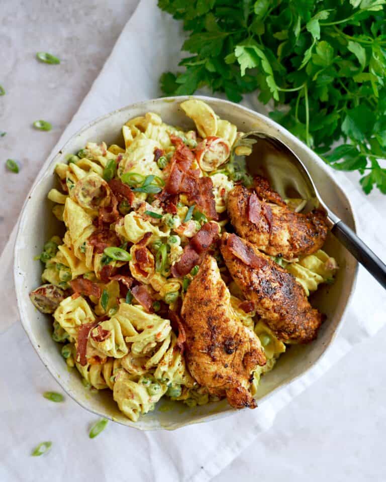 Pastasalat med kylling - hjemmelavet pasta salat med kylling og bacon