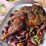 Lammekølle - Langtidsstegt lammebov i ovn med rødvin.